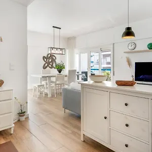 Getaway W/ Big Balcony By Lovelystay Appartement District de Faro